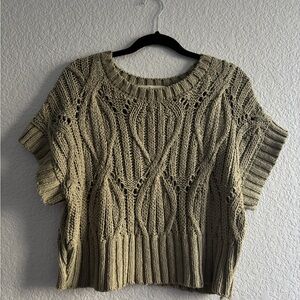 Cable Knit Cropped Short Sleeve Sweater - Olive
